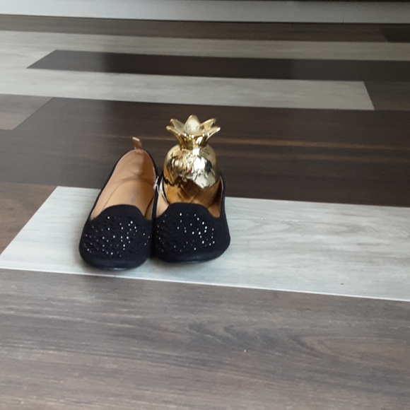 Shoes - Picture 2 of 4